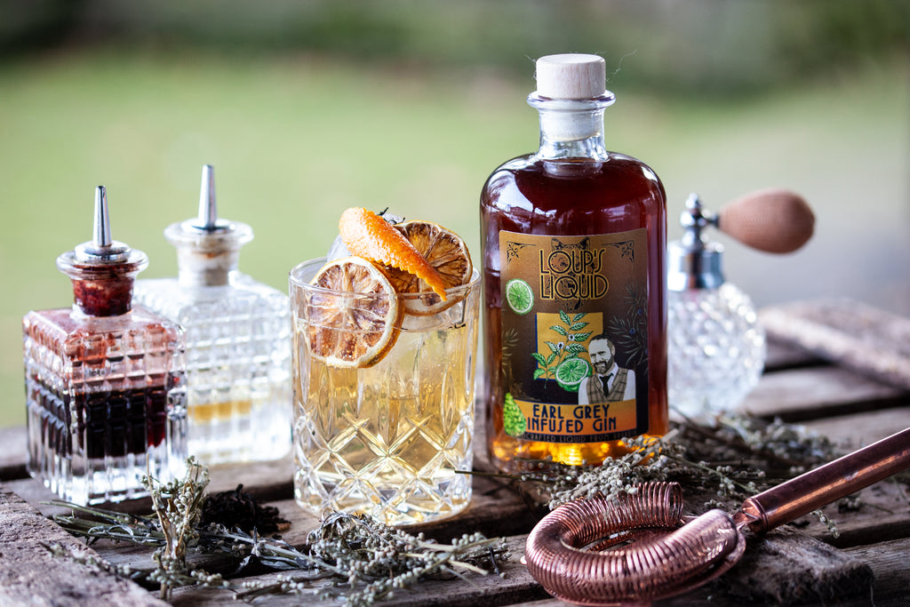 LOUP'S LIQUID Earl Grey Infused Gin - mit der klassischen Note von schwarzem Tee und der Frische der Bergamotte - handcrafted, 0,5 l, 37,5%